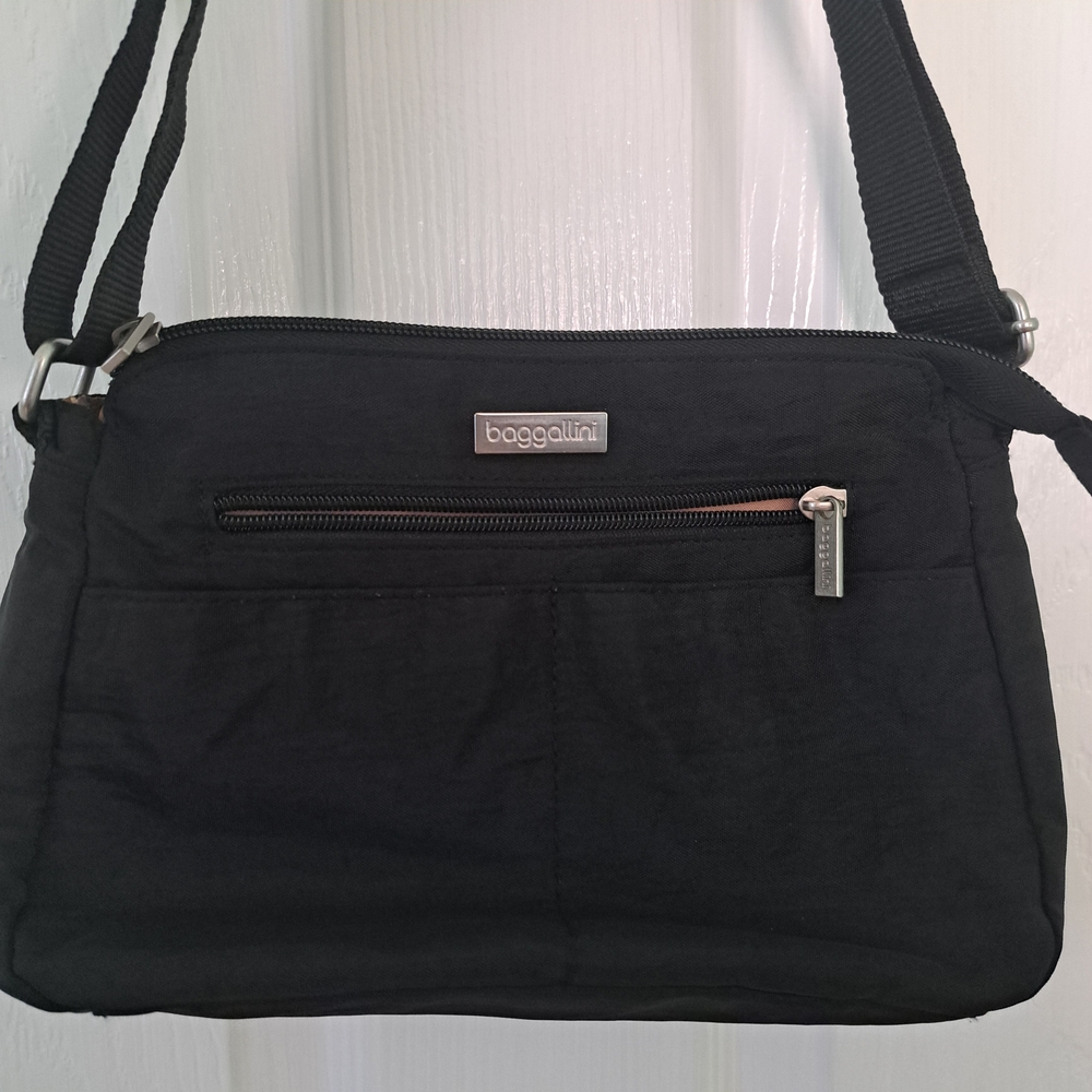 Baggallini Black Crossbody Bag - Picture 2 of 5